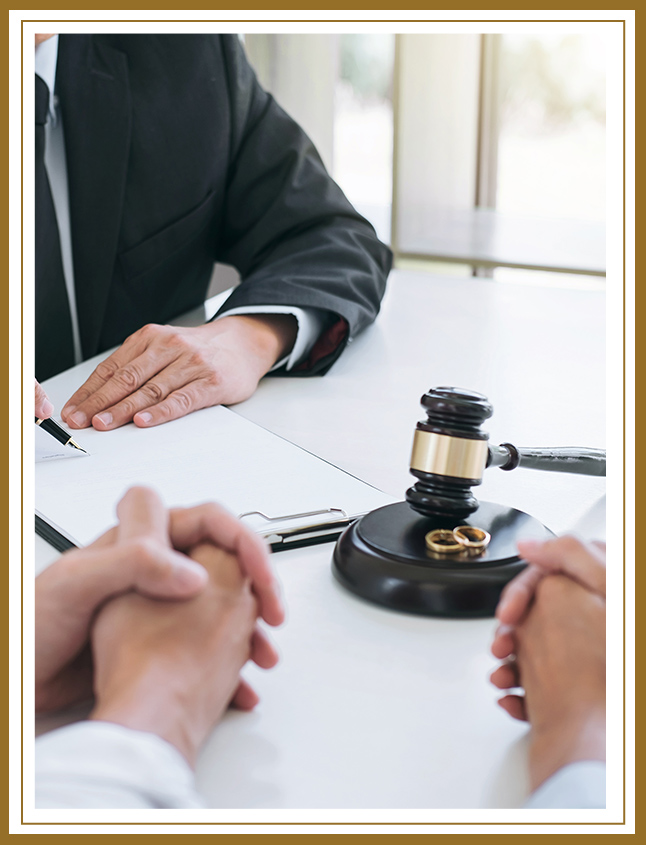 LUẬT SƯ MẾN & CỘNG SỰ